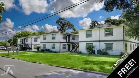 125 S Salisbury Ave, Deland, FL 32720