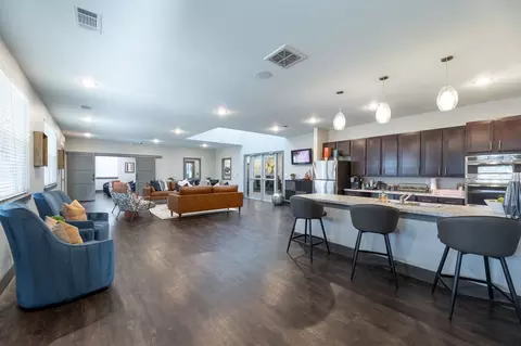 12040 Manchaca Rd, Austin, TX 78748 photo 2