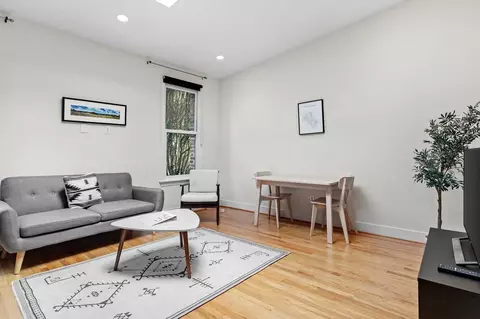 1425 P St NW, Washington, DC 20005 photo 2