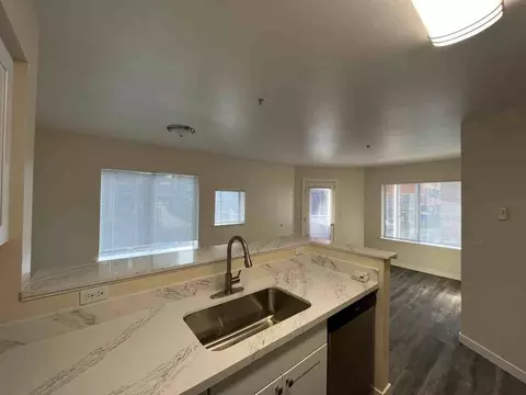 2133 5th Ave, Seattle, WA 98121