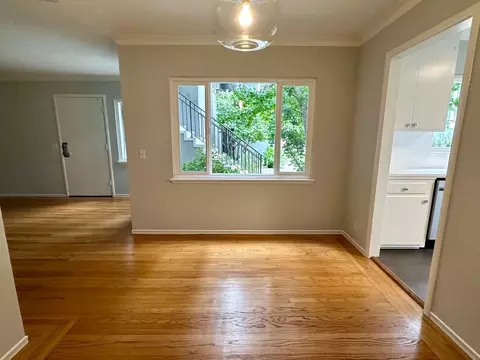 950 Crane St, Menlo Park, CA 94025
