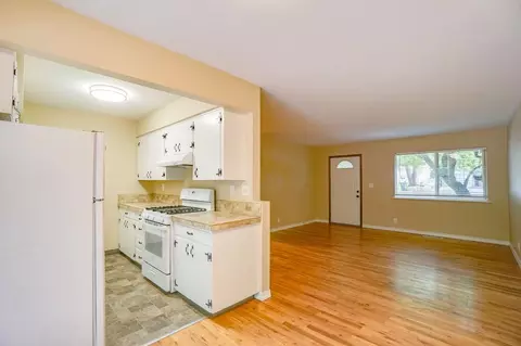 5556 Kenny St, Lake Oswego, OR 97035