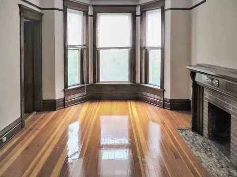 849 W Wellington Ave, Chicago, IL 60657