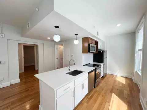 210 W 12th St, Cincinnati, OH 45202