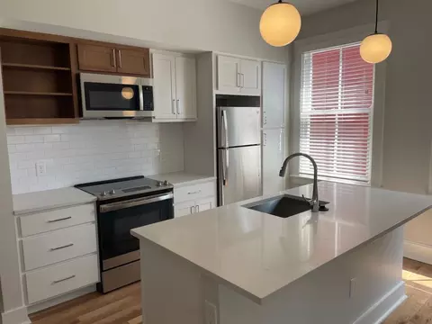 210 W 12th St, Cincinnati, OH 45202