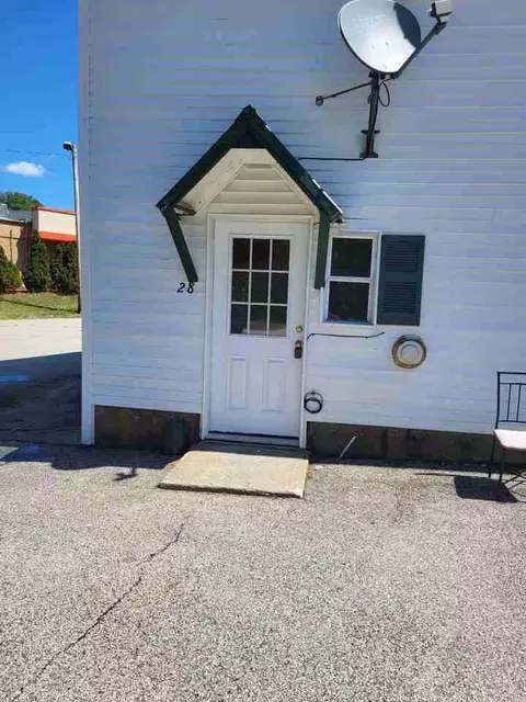 4 Garvins Falls Rd, Concord, NH 03301