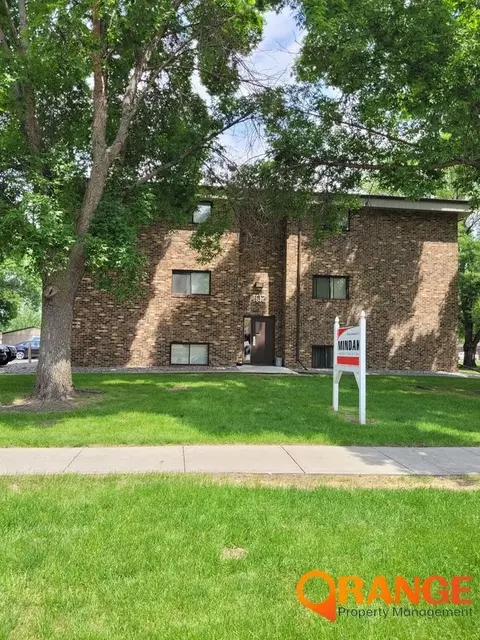 1612 E Gateway Cir S, Fargo, ND 58103