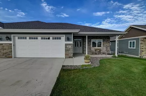 Vineyard Dr, Cambridge, WI 53523