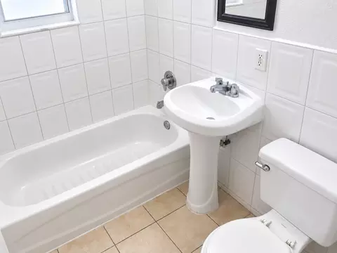 160 NW 11th Ter, Miami, FL 33136