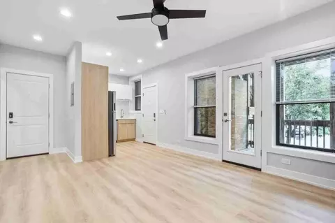 1237 W Morse Ave, Chicago, IL 60626