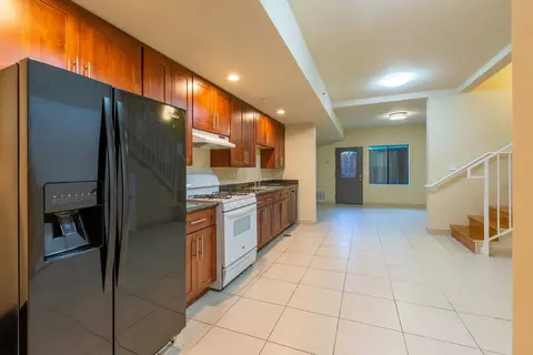 1130 65th St, Oakland, CA 94608