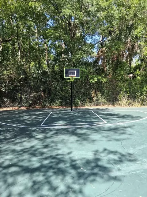 8050 Arlington Expy, Jacksonville, FL 32211