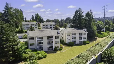 12118 SE 31st St, Bellevue, WA 98005
