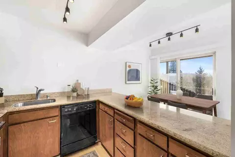 4517 Glenn Way SW, Seattle, WA 98116
