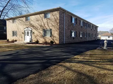 137 E Division St, Fond Du Lac, WI 54935