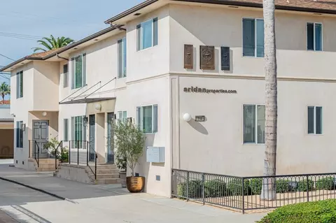 1117 S Cochran Ave, Los Angeles, CA 90019