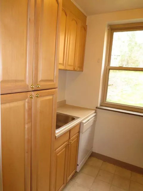 5712 Phillips Ave #B5, Pittsburgh, PA 15217