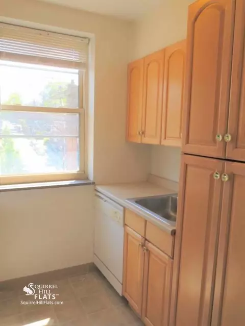 5712 Phillips Ave #B6, Pittsburgh, PA 15217