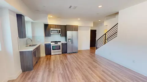 14827 Victory Blvd, Los Angeles, CA 91411