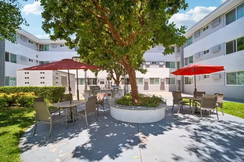 9500 Zelzah Ave, Los Angeles, CA 91325