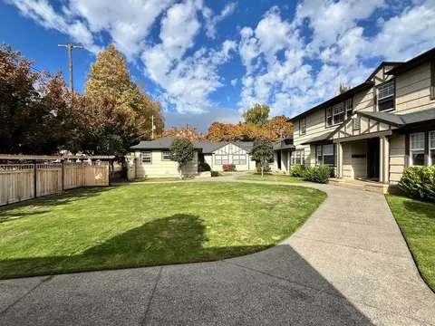 2430 NE 9th Ave, Portland, OR 97212