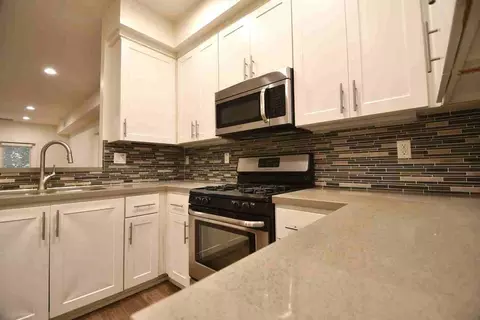 7851 Ventura Canyon Ave, Los Angeles, CA 91402