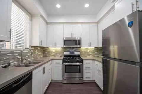 7851 Ventura Canyon Ave, Los Angeles, CA 91402