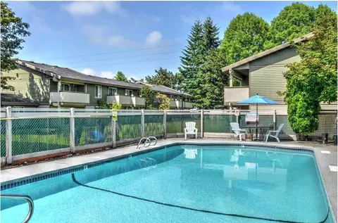 7427 Lakewood Dr W, Lakewood, WA 98499