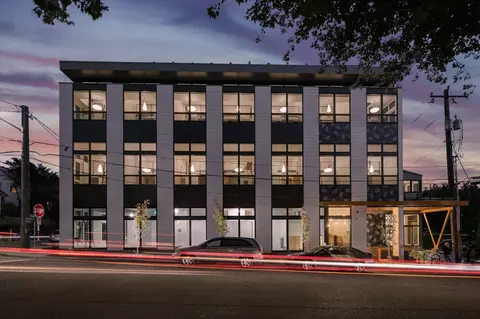 901 Hiawatha Pl S, Seattle, WA 98144