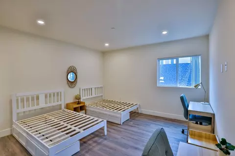 1164 W 37th Pl, Los Angeles, CA 90007