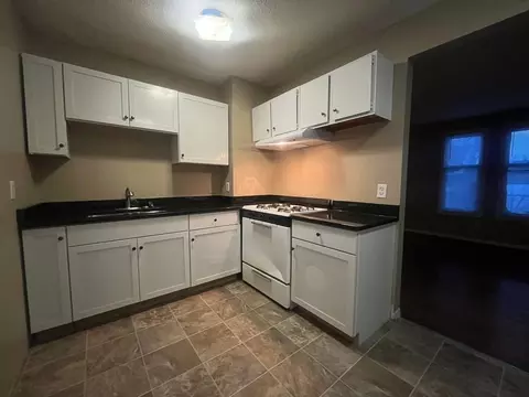 581 Park St, Saint Paul, MN 55103
