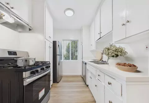 5049 Buffalo Ave, Sherman Oaks, CA 91423
