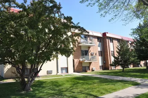 1208 27th Ave S, Moorhead, MN 56560