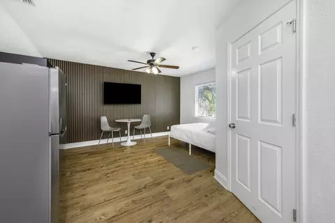 310 24th Ave N, Saint Petersburg, FL 33704