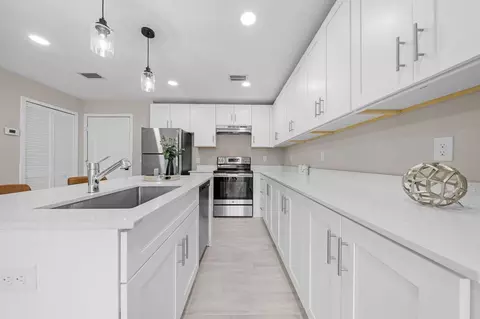 1701 Forest Knoll Dr NE, Palm Bay, FL 32905