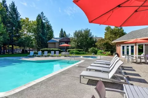 193 Airport Blvd E, Santa Rosa, CA 95403