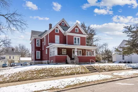 2314 Walnut St, Cedar Falls, IA 50613