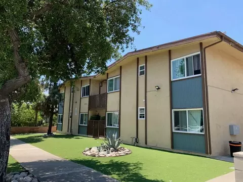 525 N San Gabriel Ave, Azusa, CA 91702