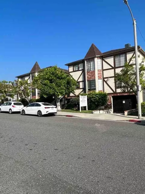 226 Elmwood Ave, Burbank, CA 91502