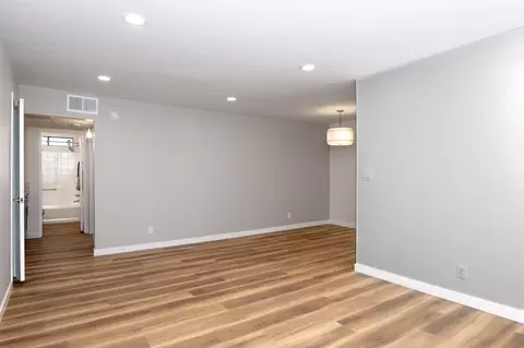 226 Elmwood Ave, Burbank, CA 91502 photo 8