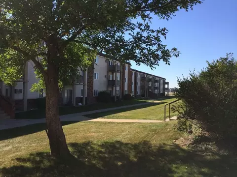 1156 21st St W, Dickinson, ND 58601