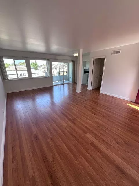251 N El Camino Real, San Mateo, CA 94401