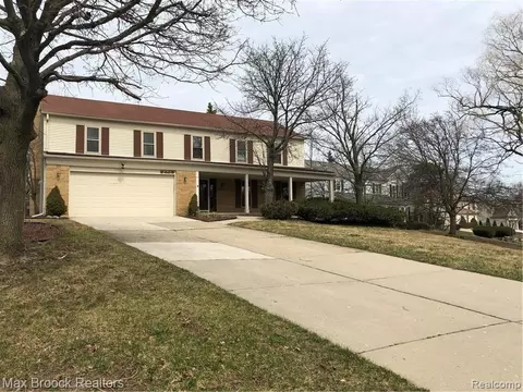 5448 Hammersmith Dr, West Bloomfield, MI 48322