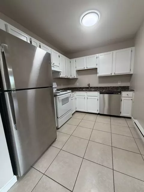 153 W Hancock St, Manchester, NH 03102