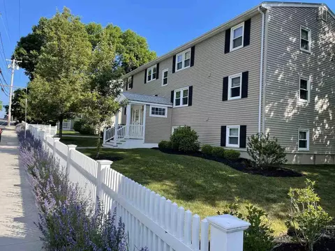 400 Merrimac St, Newburyport, MA 01950