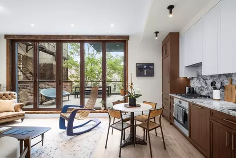 141 E 33rd St, New York, NY 10016