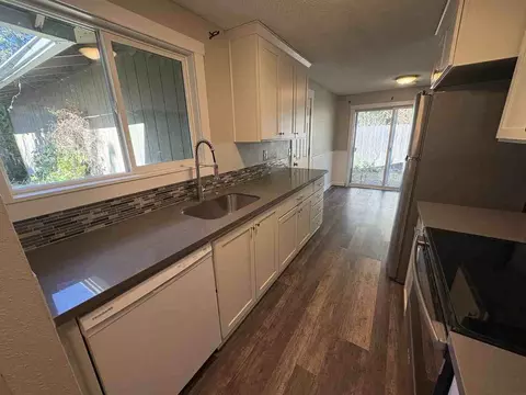 8020 SW Thorn St, Metzger, OR 97223