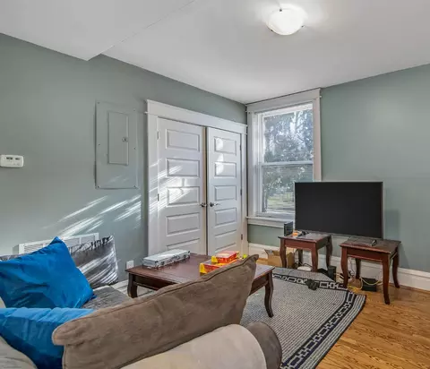 705 Interdrive, University City, MO 63130