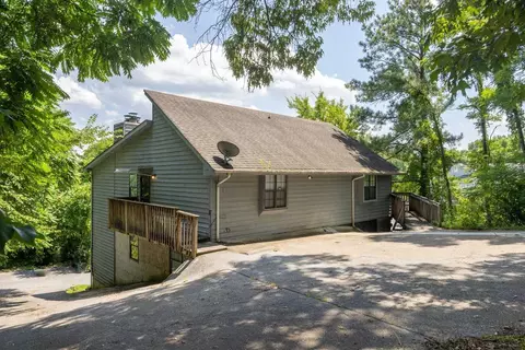 34 Woodlawn Dr, Chattanooga, TN 37411