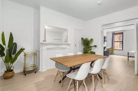 200 E 11th St, New York, NY 10003